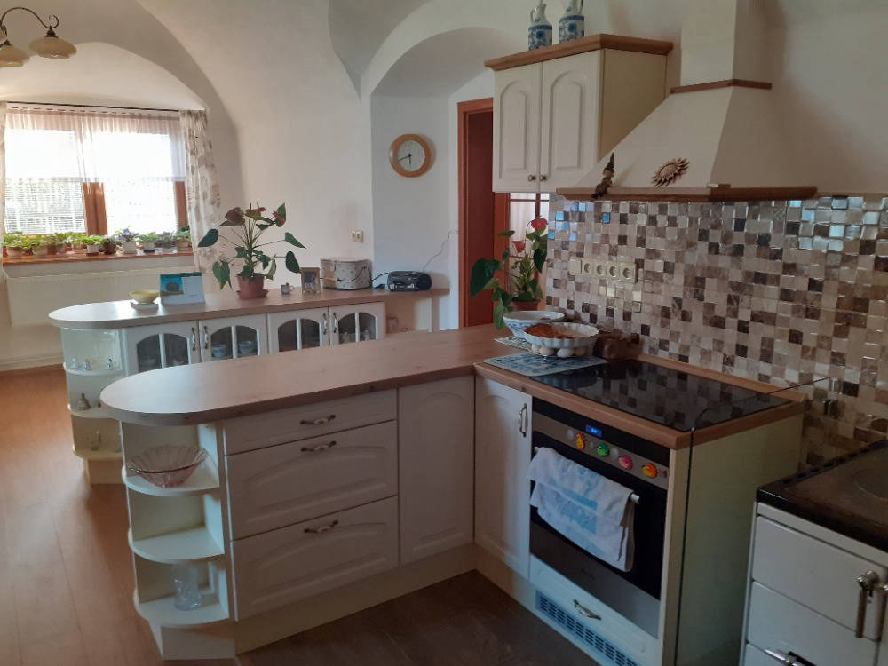 Rustikální kuchyň v běžném provozu